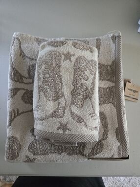 Wrangler 3 Piece Towel Set Tan Cowboy Boots Stars Quick Dry 1 Bath 2 Hand Towels